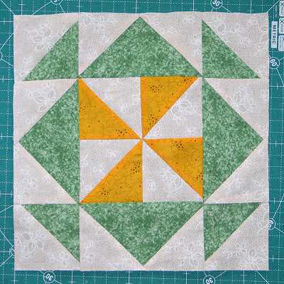 5.l�p�s: tov�bbi r�szek varr�sa ut�n a k�sz patchwork