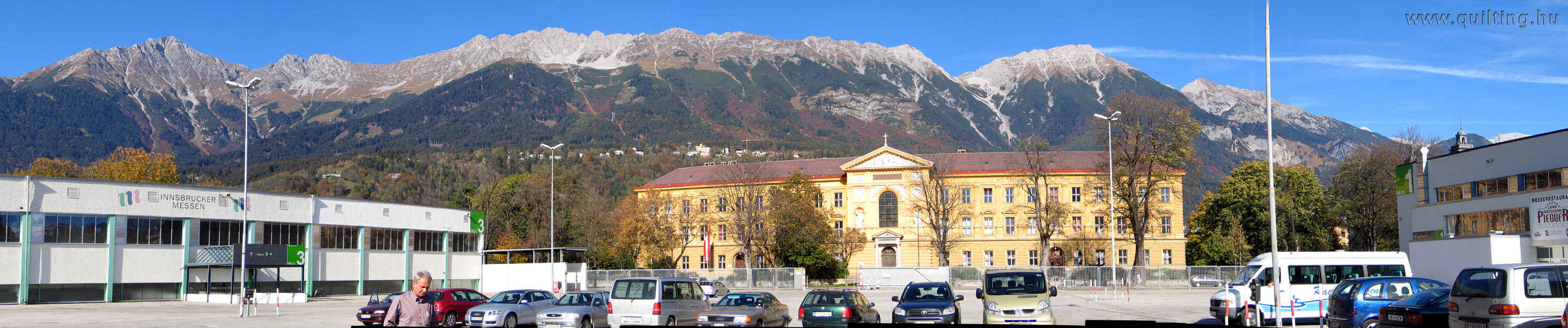 Messehalle Innsbruck: Panor�mak�p a parkol�b�l